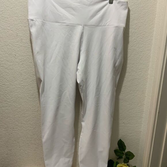 Fabletics Kessler ll High-Waisted Leggings Size 1X 16-18 Plush Pink Multi White - Picture 2 of 9